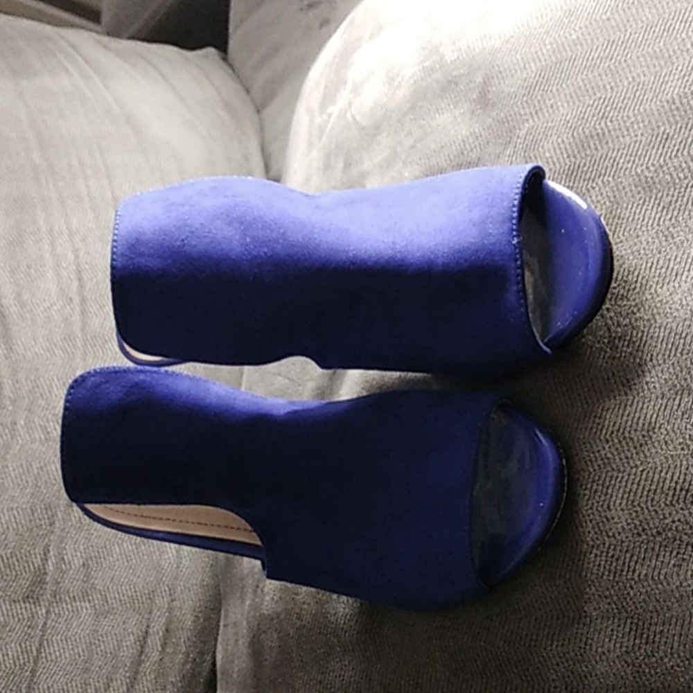 Rouge helium heels